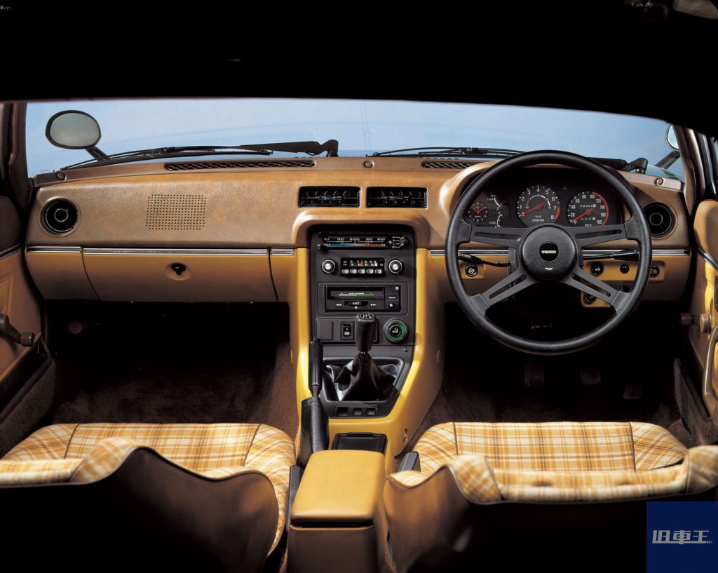 RX-7の内装