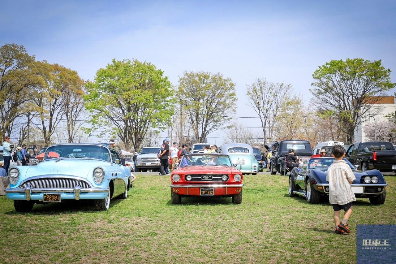 並んだクラシックカー