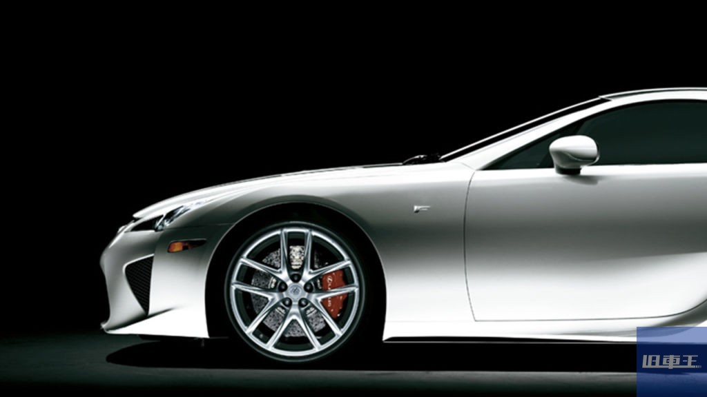 LEXUS LFA横から見たイメージ