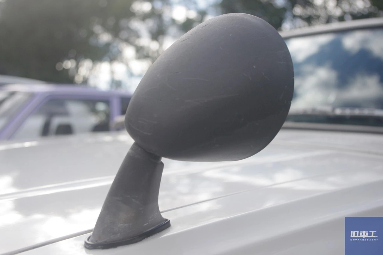 チェリーのフェンダーミラー