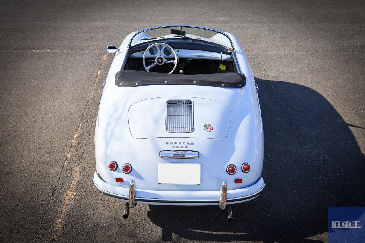 後ろ上部から見たポルシェ356