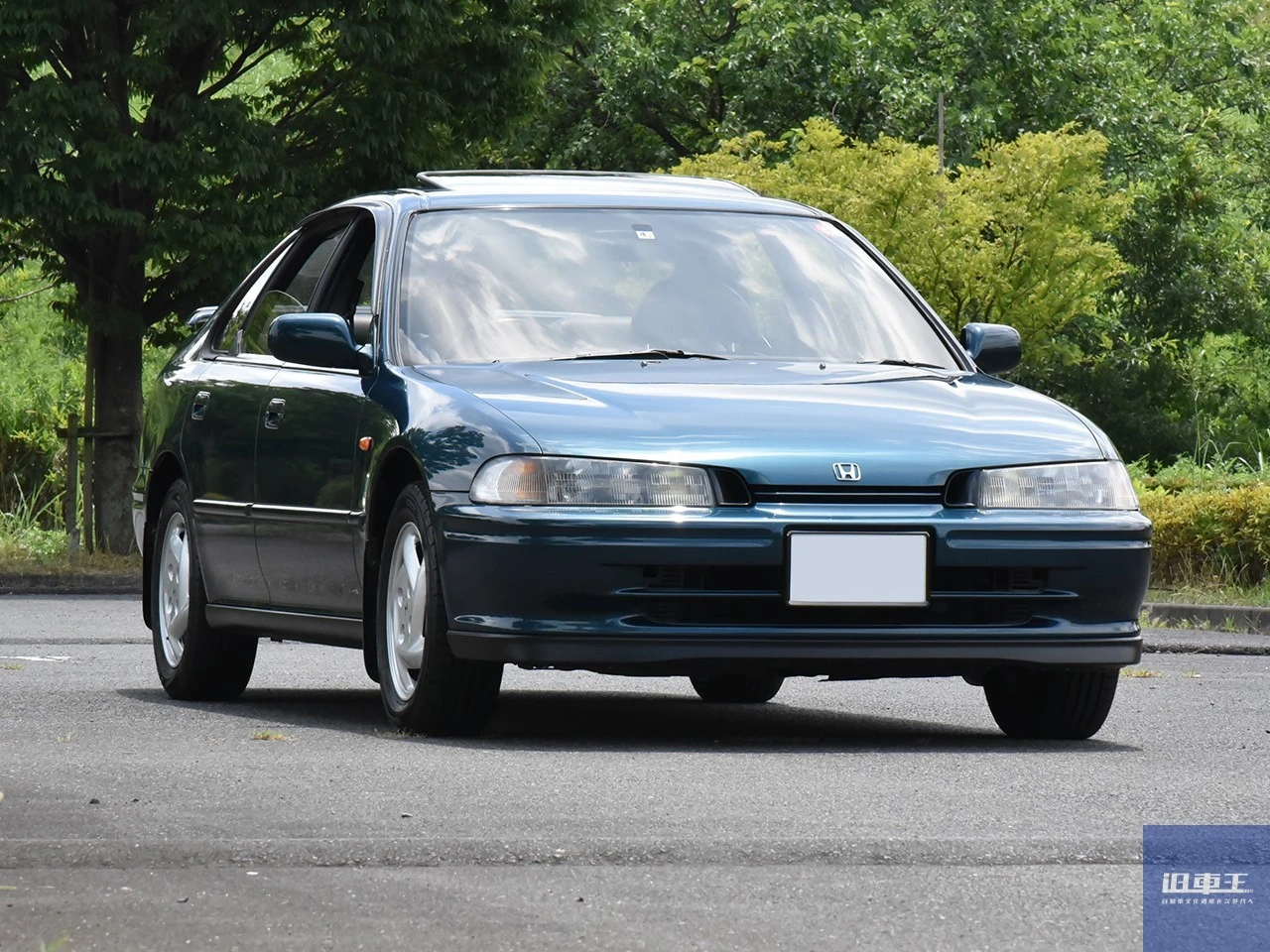 家族から受け継いだアスコットと、憧れのイノーバを同時所有する若きオーナー