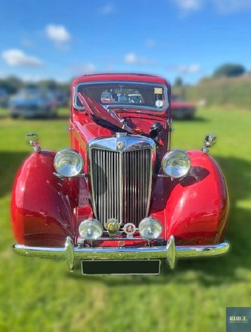 1953年製の赤いMG