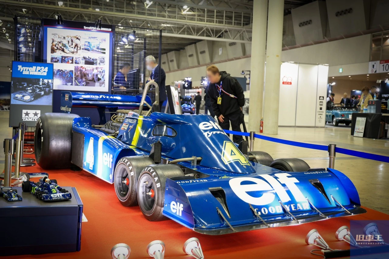 斜め前から見た実物のタイレル P34