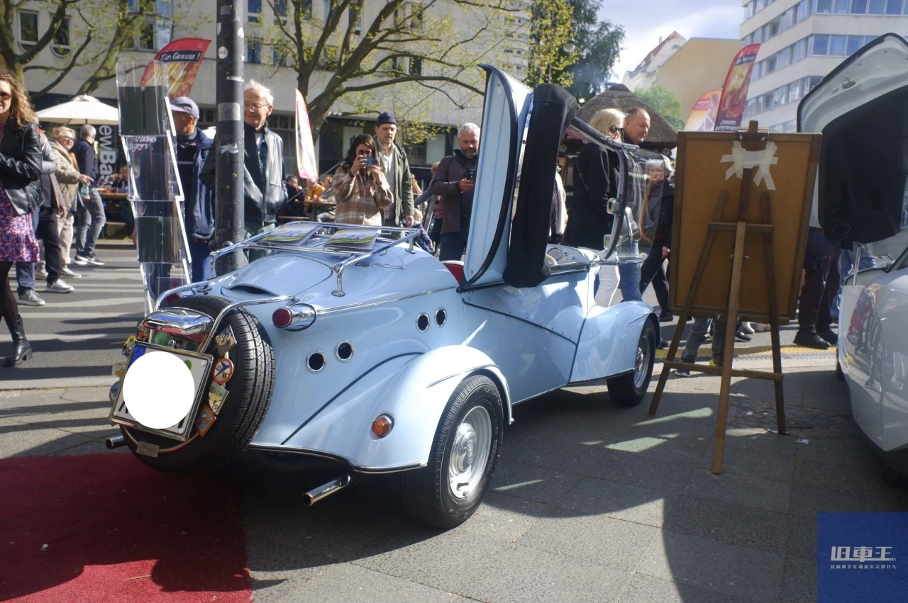 エーデルワイス・カスタムの後ろ姿