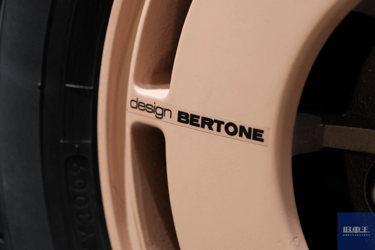 ホイールに記されたdesign BERTONEの文字