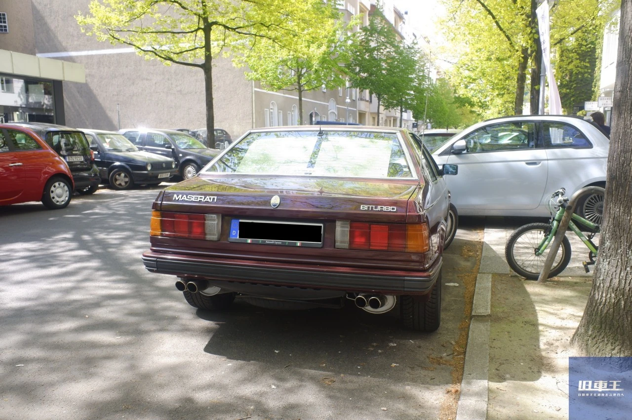 マセラティ 222の後ろ姿