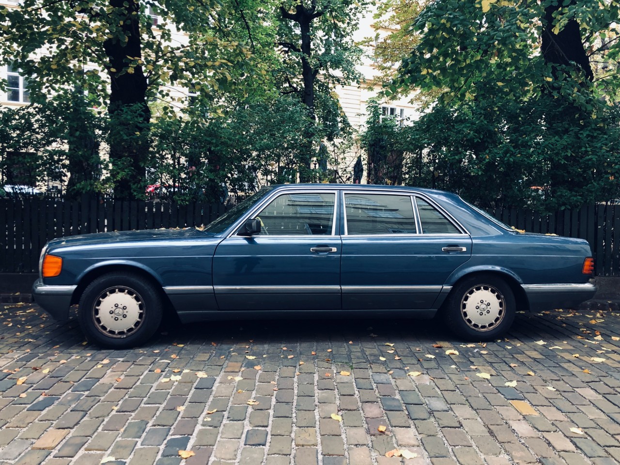 メルセデス・ベンツ Sクラス（W126）のリセールバリューは高い？概要や相場を解説