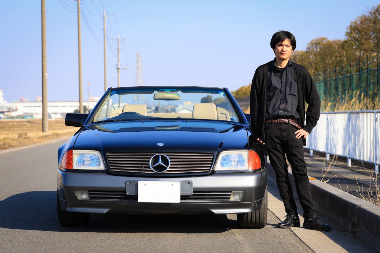 クルマに選ばれし23歳の若きオーナーの愛車「1993年式メルセデス・ベンツ280SL(R129)」との出会い。そして別れを考える