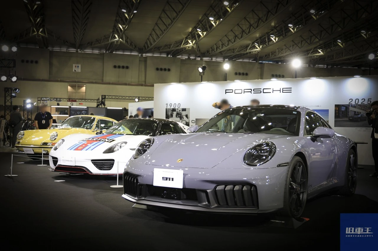 ポルシェのブースに展示された3台の車