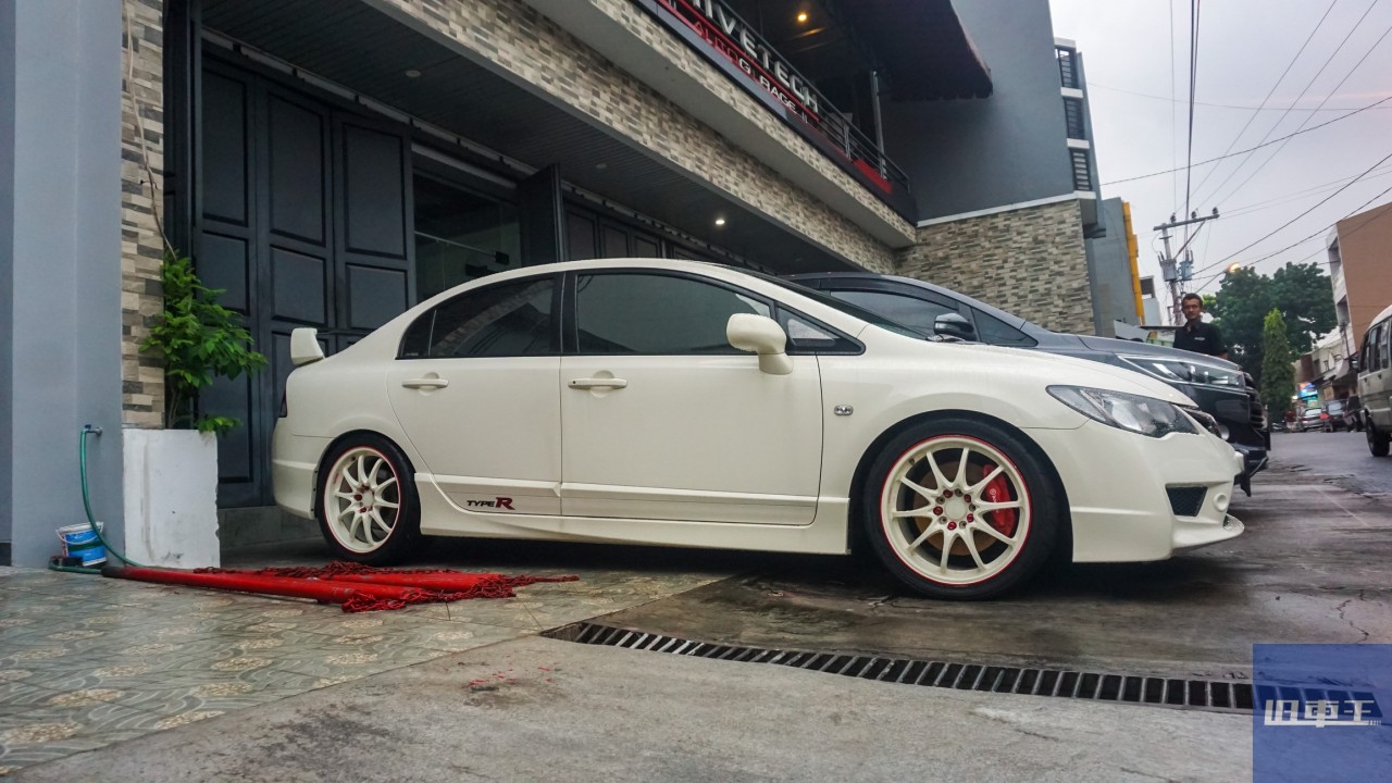 最強のTYPE-Rはどっち？！DC5型インテグラvsFD2型シビック｜旧車