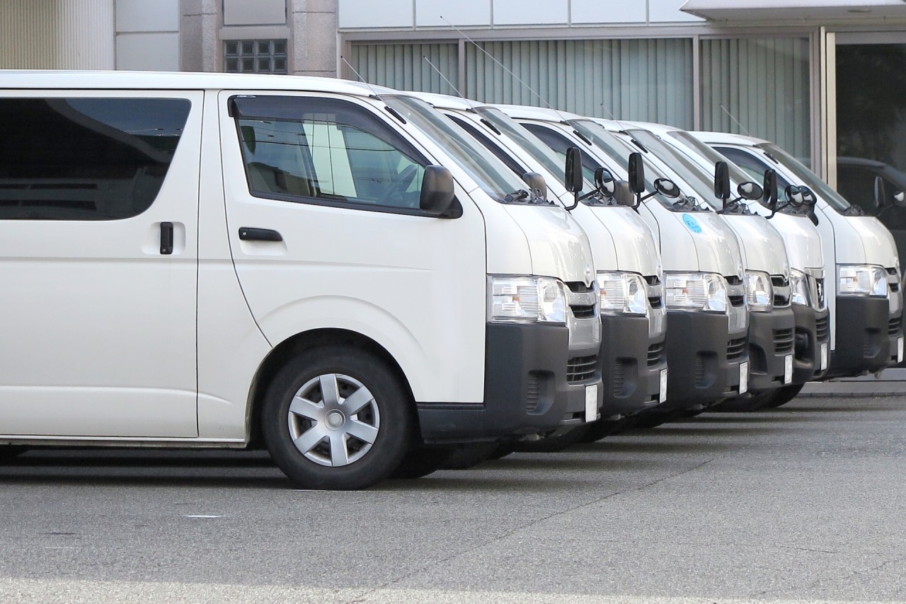 【記入例付き】法人名義の車庫証明の必要書類は？申請先や使う印鑑も紹介