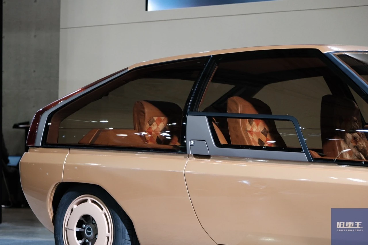 マツダ・MX-81の内装