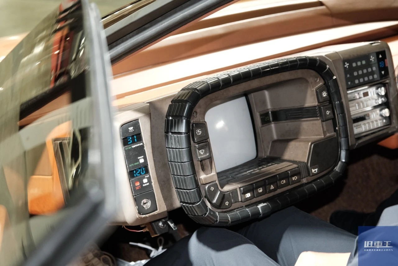 マツダ・MX-81のブラウン管モニター