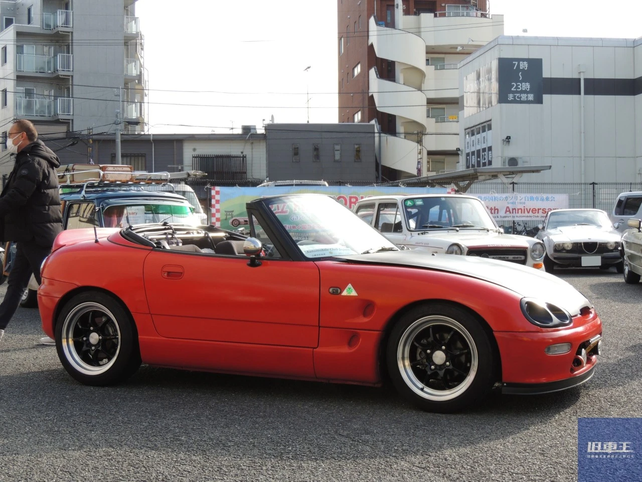 赤いスズキカプチーノ