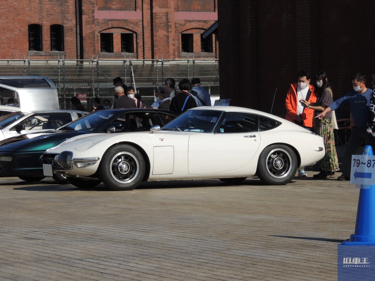 白いトヨタ 2000GT